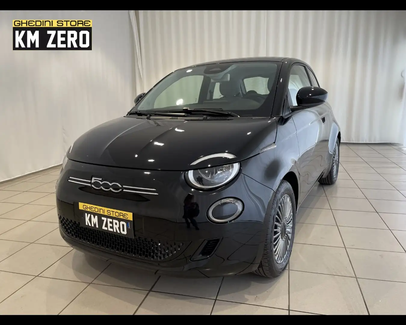 Fiat 500e 23,65 kWh  Action Zwart - 1