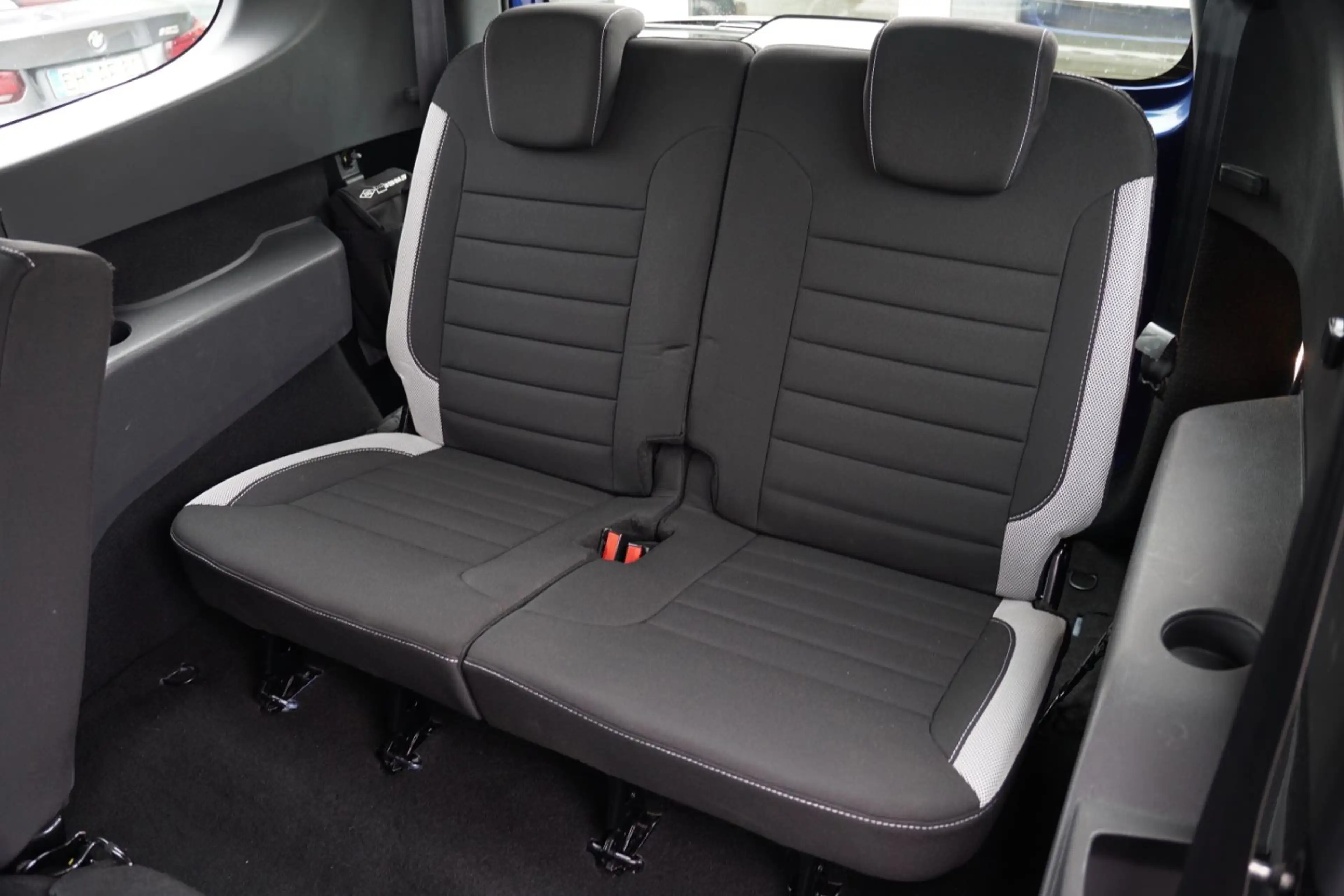 Dacia Lodgy Stepway 7-Sitzer Kamera Nav Tempomat Sitzh — photo 12