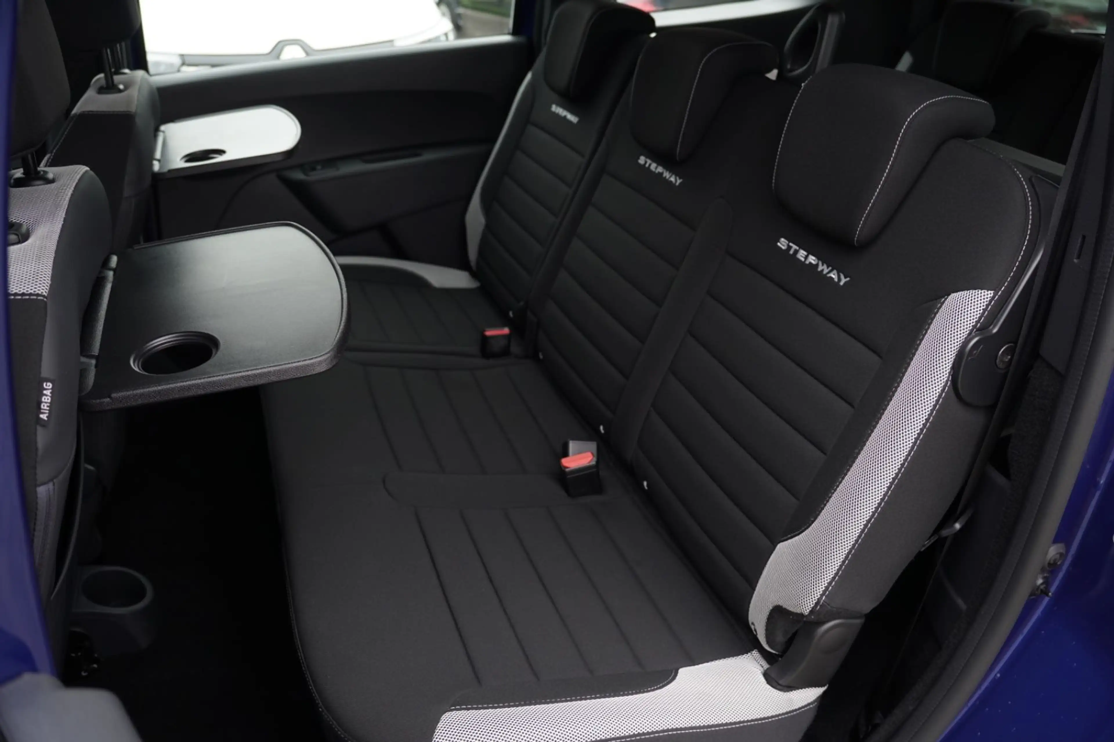 Dacia Lodgy Stepway 7-Sitzer Kamera Nav Tempomat Sitzh — photo 11
