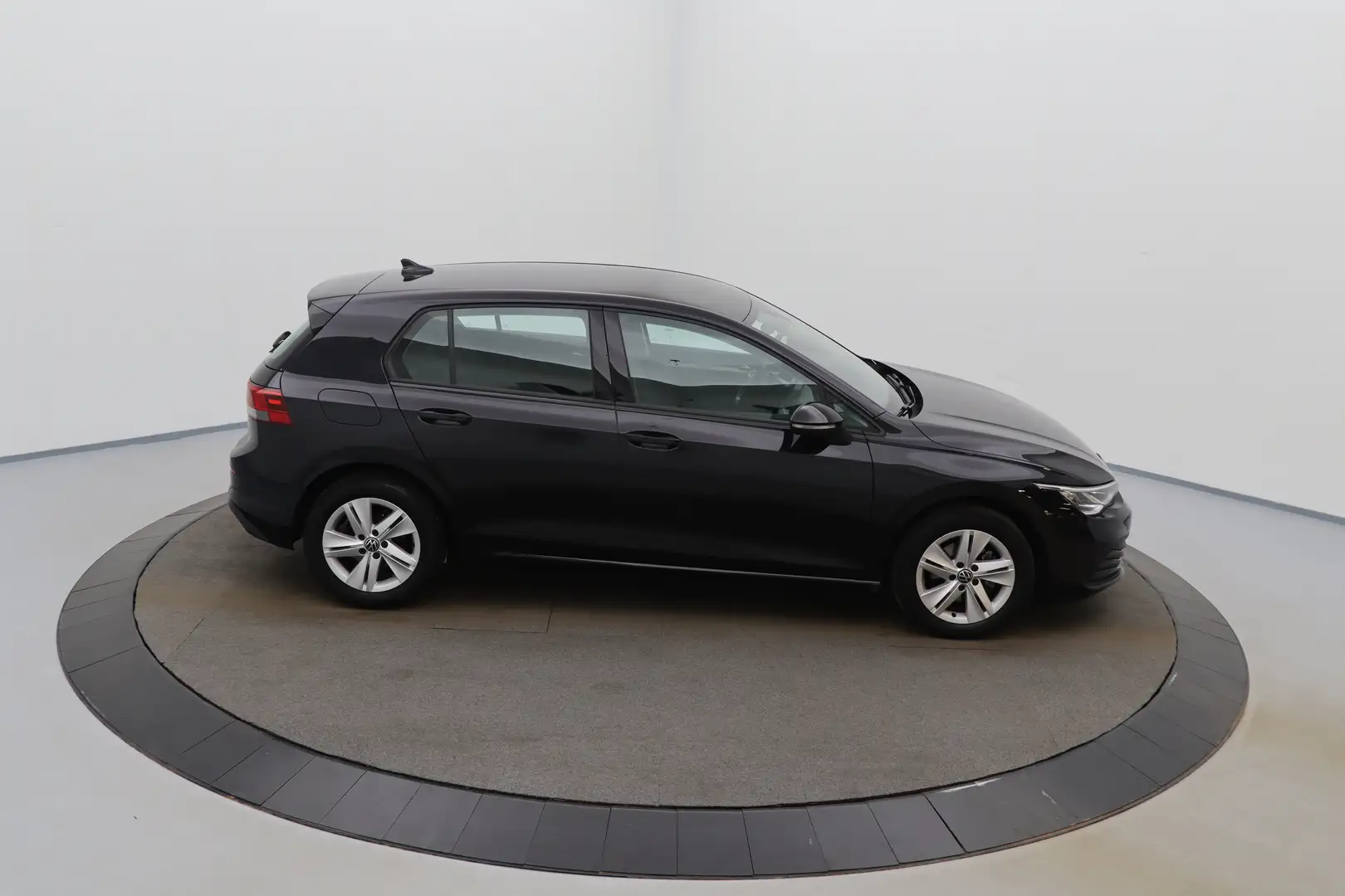Volkswagen Golf 1.0 TSI Life OPF LED GPS PDC Carplay Verw. Zetels Zwart - 2