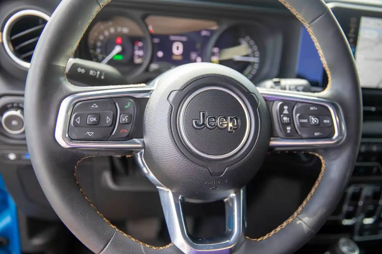 Jeep Wrangler снимка Jeep Wrangler