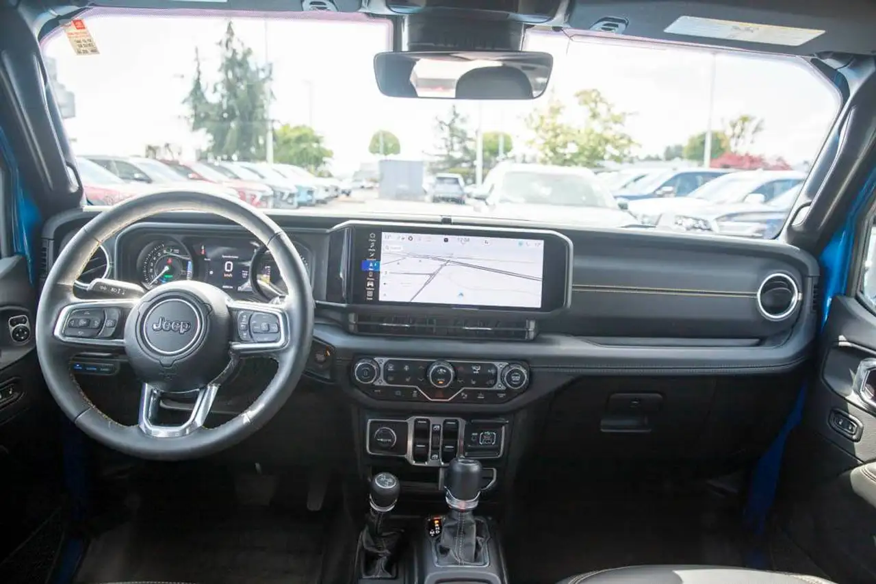 Jeep Wrangler снимка Jeep Wrangler
