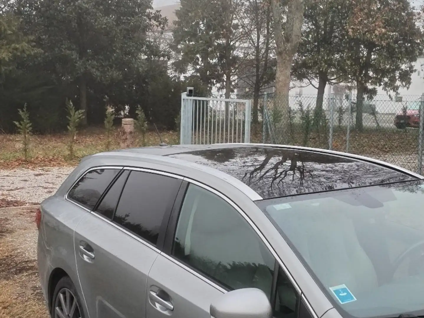 Toyota Avensis Wagon 2.2 d-cat Style Safety auto - 1