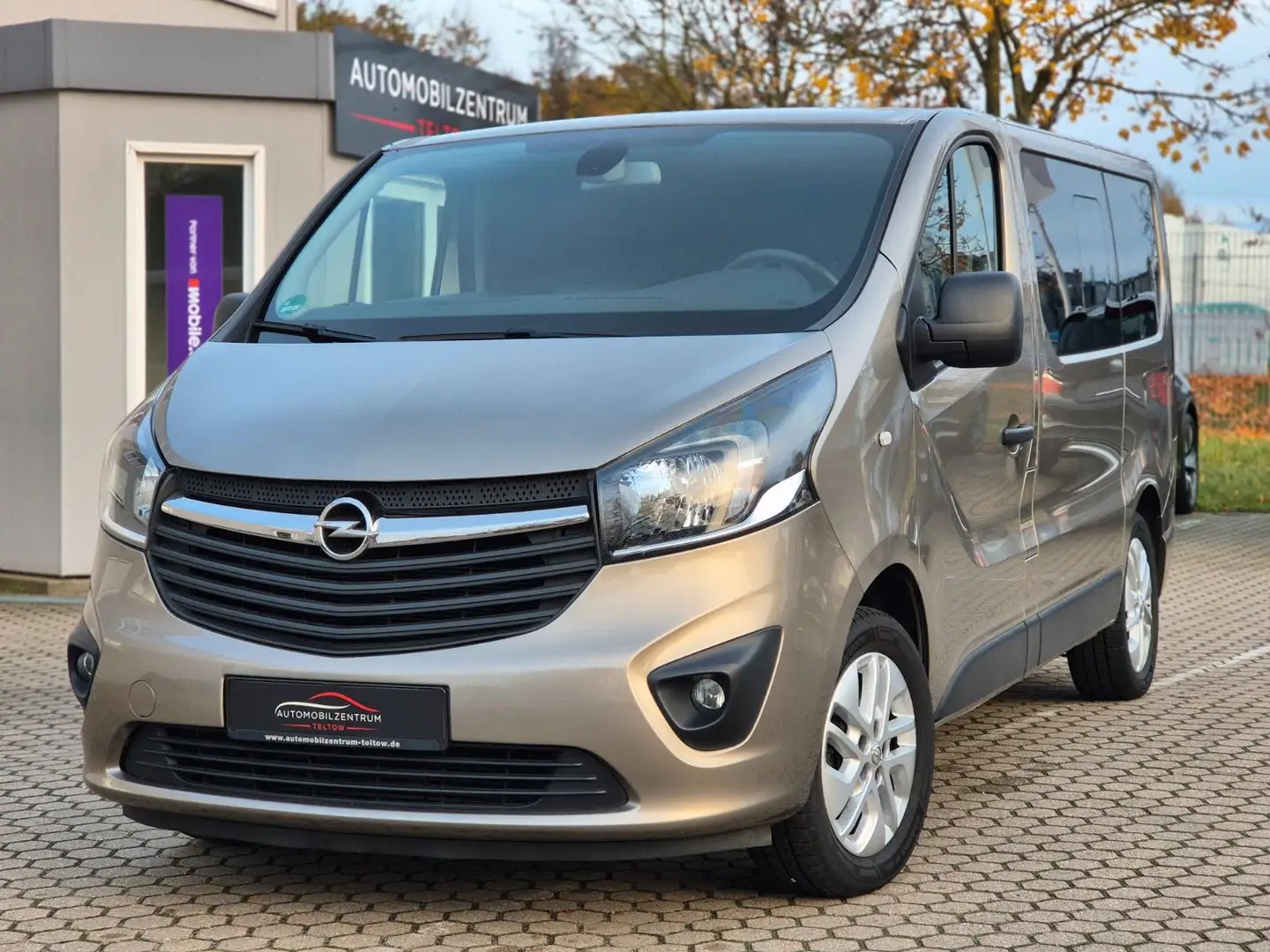 Opel Vivaro B 1.6 CDTI Bi-Turbo 8-Sitze L1H1 2,7t AHK Beige - 1