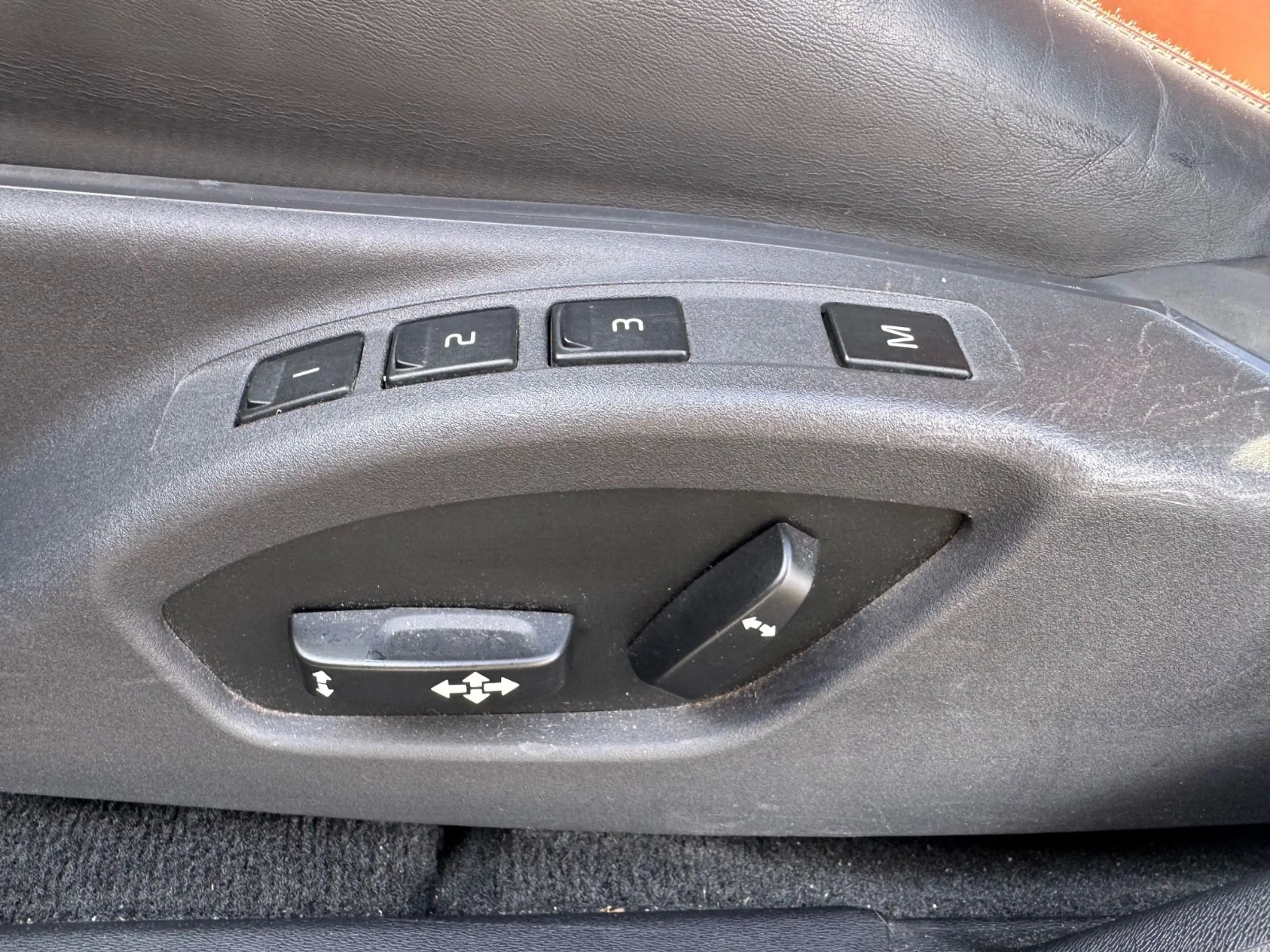 Volvo V60 D2 Momentum-Automatik-Leder-Navi-Tüv neu — photo 15