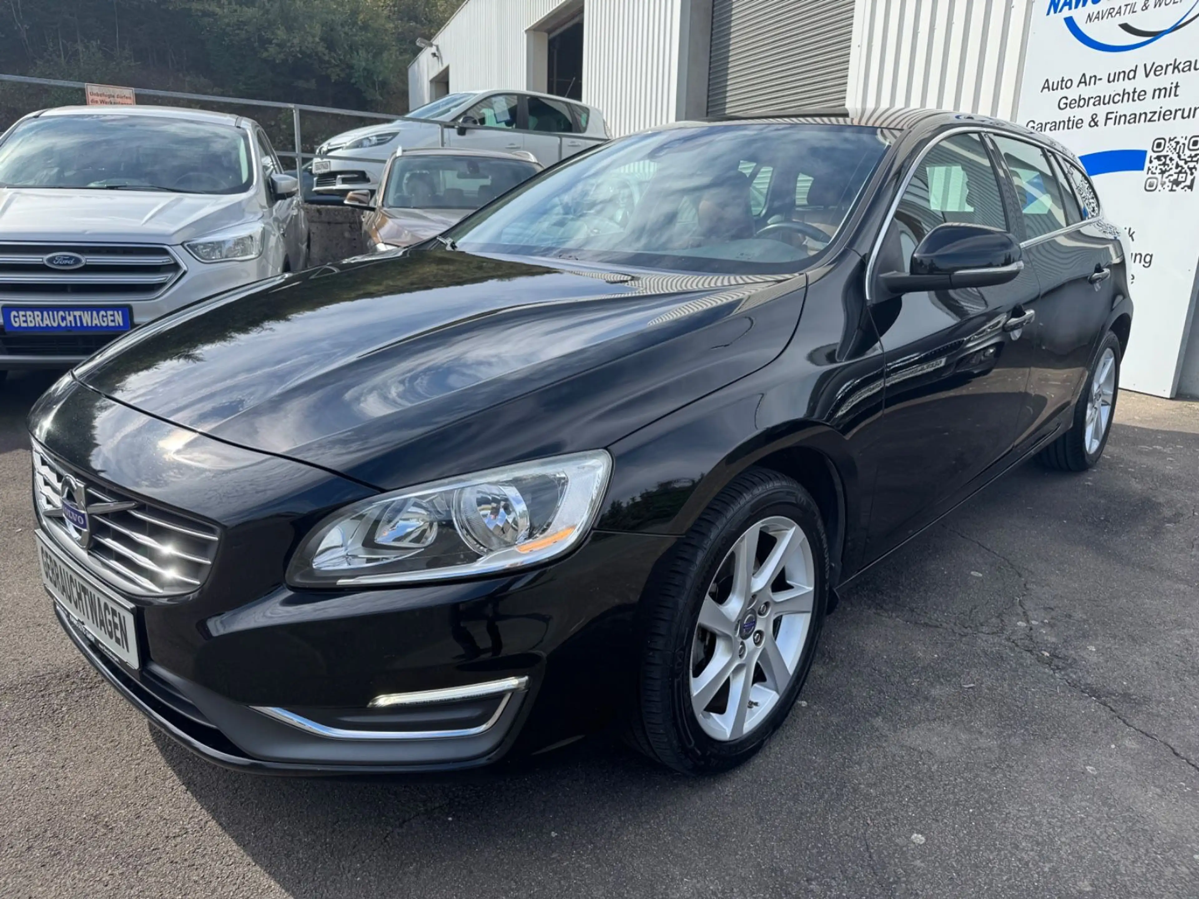 Volvo V60 D2 Momentum-Automatik-Leder-Navi-Tüv neu — photo 3