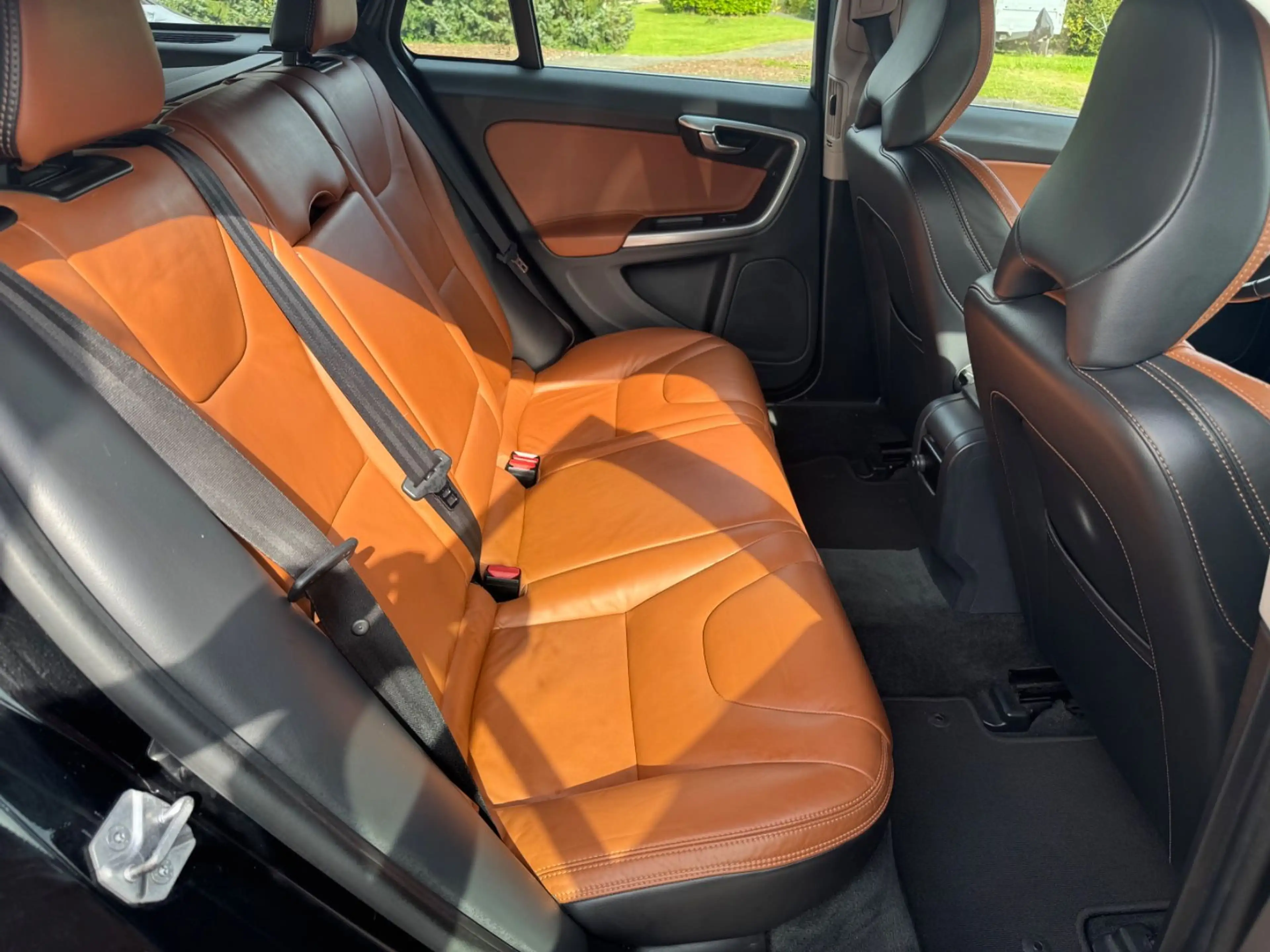 Volvo V60 D2 Momentum-Automatik-Leder-Navi-Tüv neu — photo 14