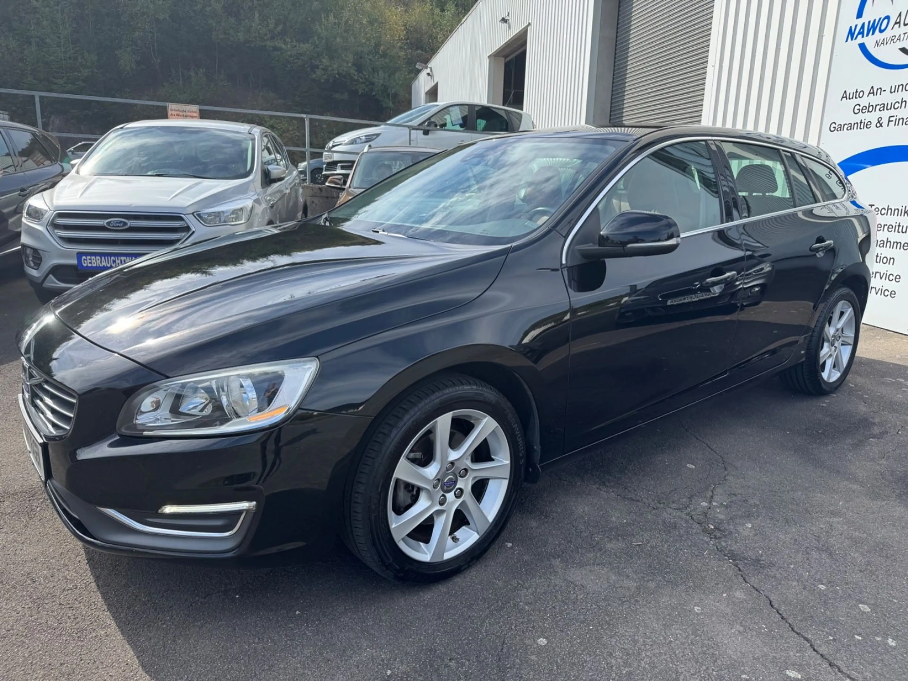 Volvo V60 D2 Momentum-Automatik-Leder-Navi-Tüv neu — photo 5