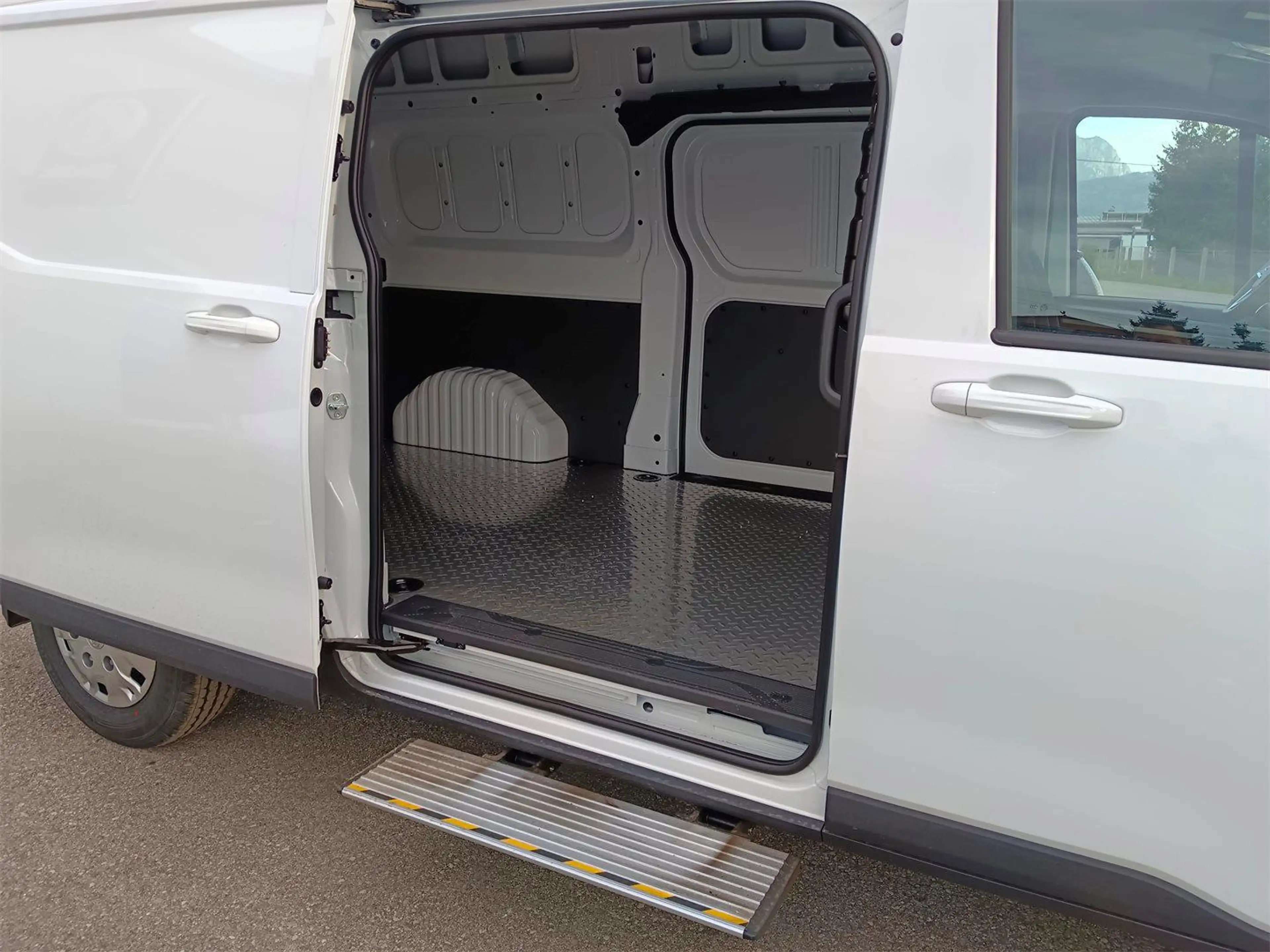 Maxus Deliver 7 *L2H2* *inkl. Paket 3,* 2x Schiebetüre* — photo 8