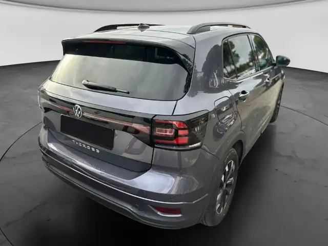 Volkswagen T-Cross view 6