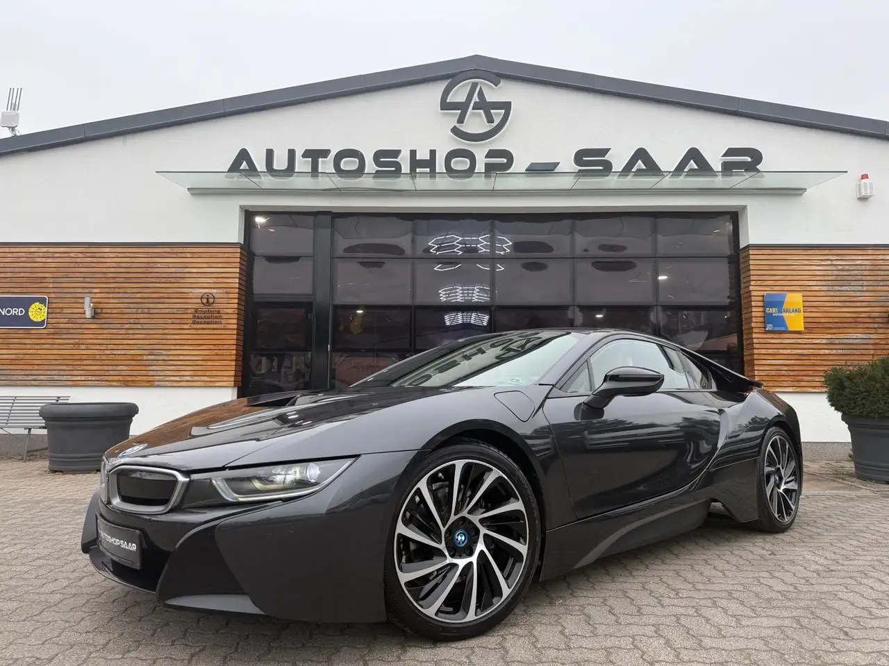 BMW i8