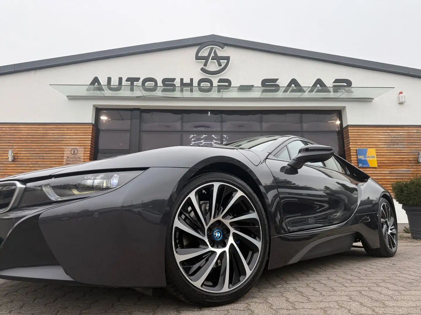 BMW i8 Coupe Pure Impulse 1.Hand Šedá - 2