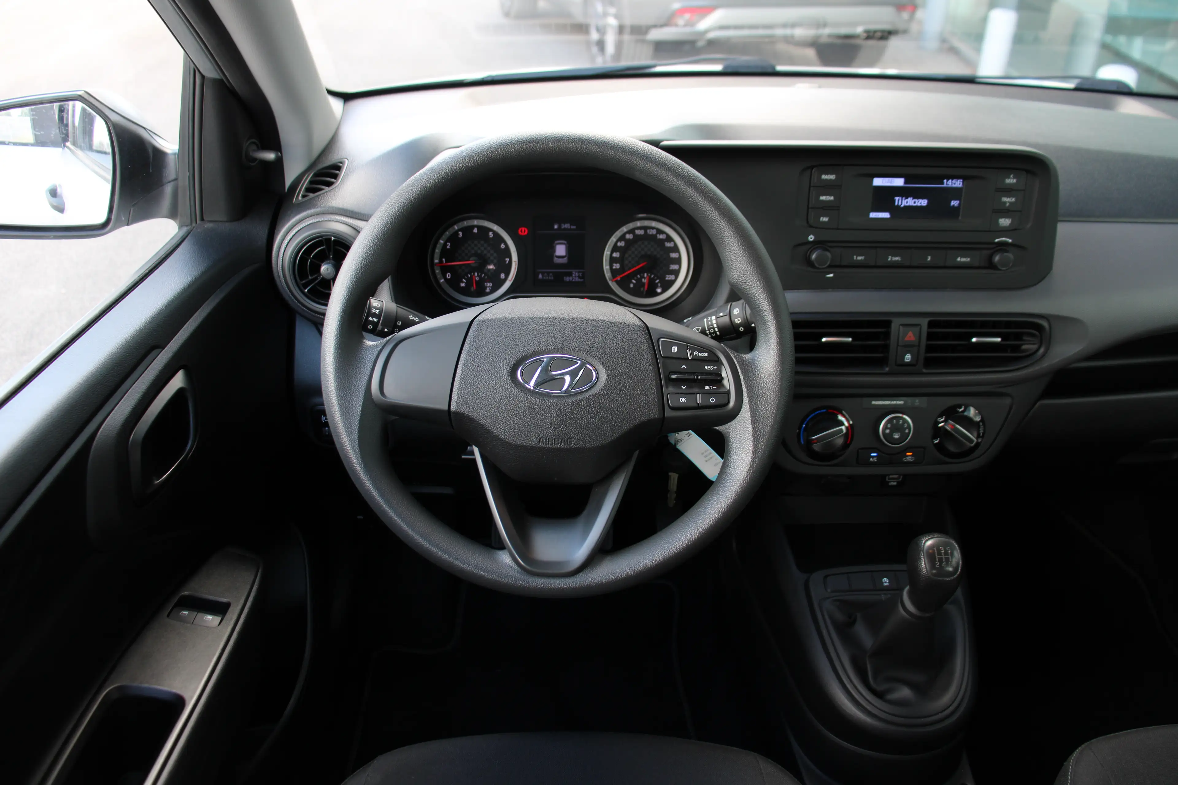 Hyundai i10 1.0 Air 67 PK M5 Safety Plus — photo 8