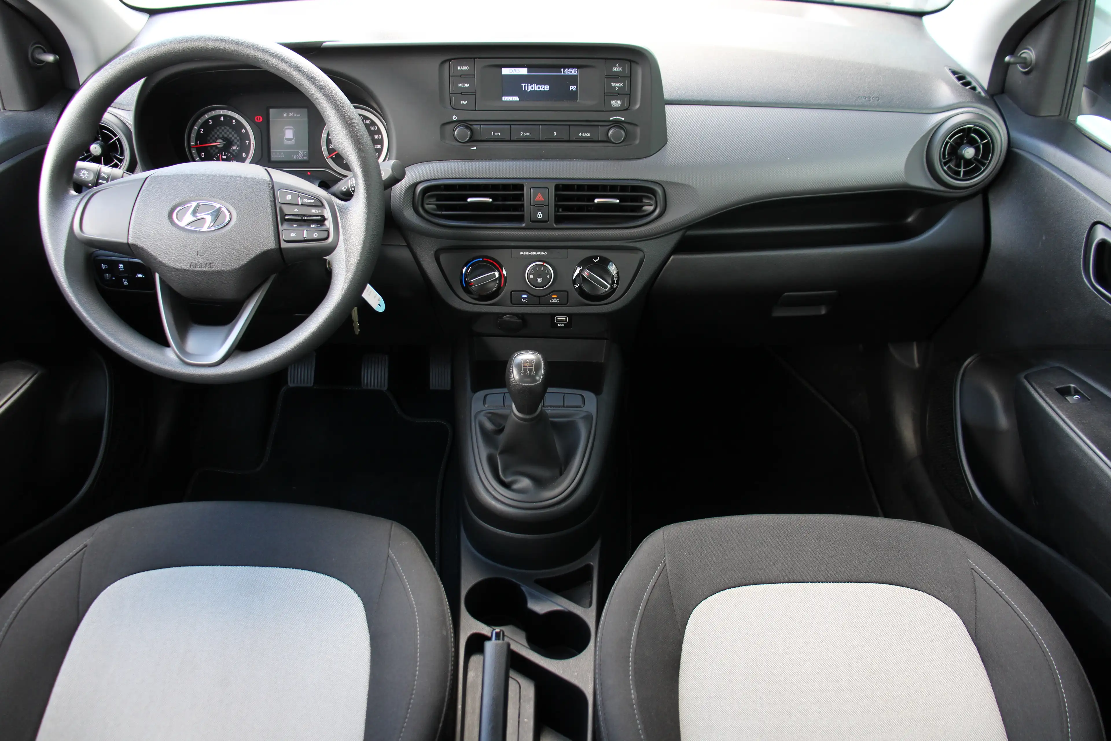 Hyundai i10 1.0 Air 67 PK M5 Safety Plus — photo 9