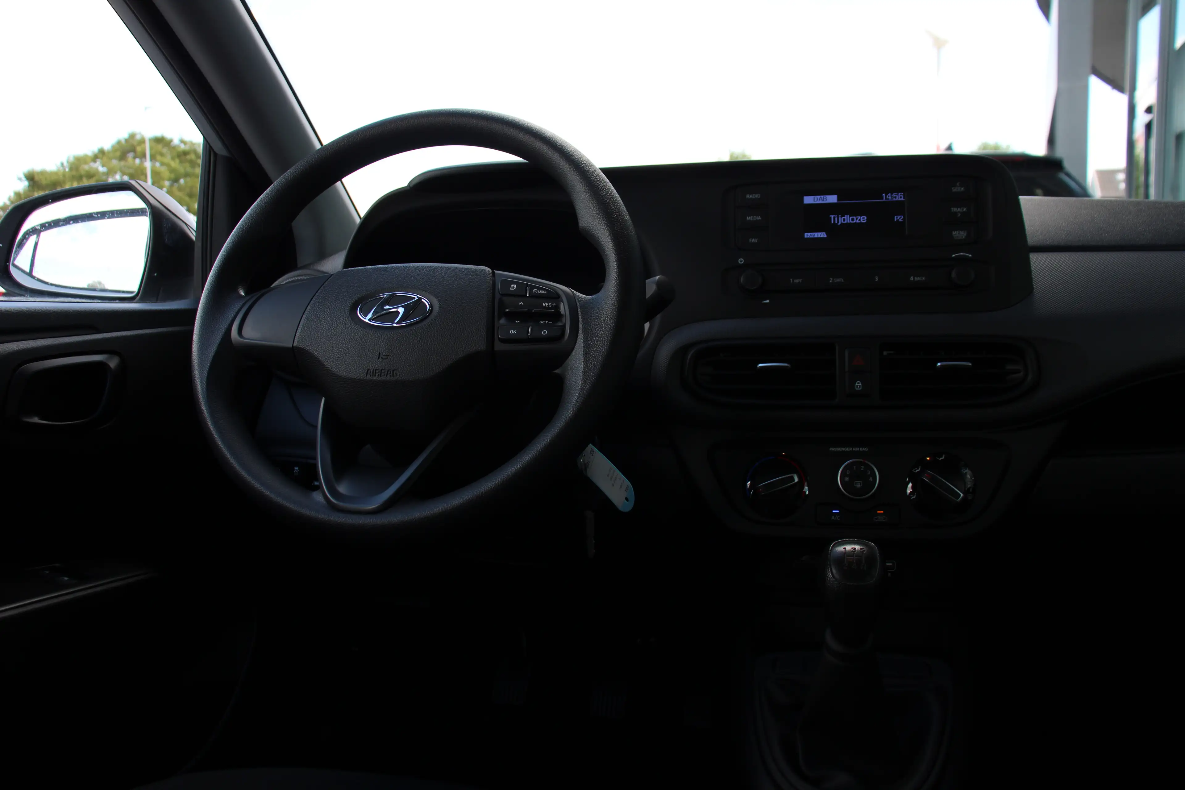Hyundai i10 1.0 Air 67 PK M5 Safety Plus — photo 10