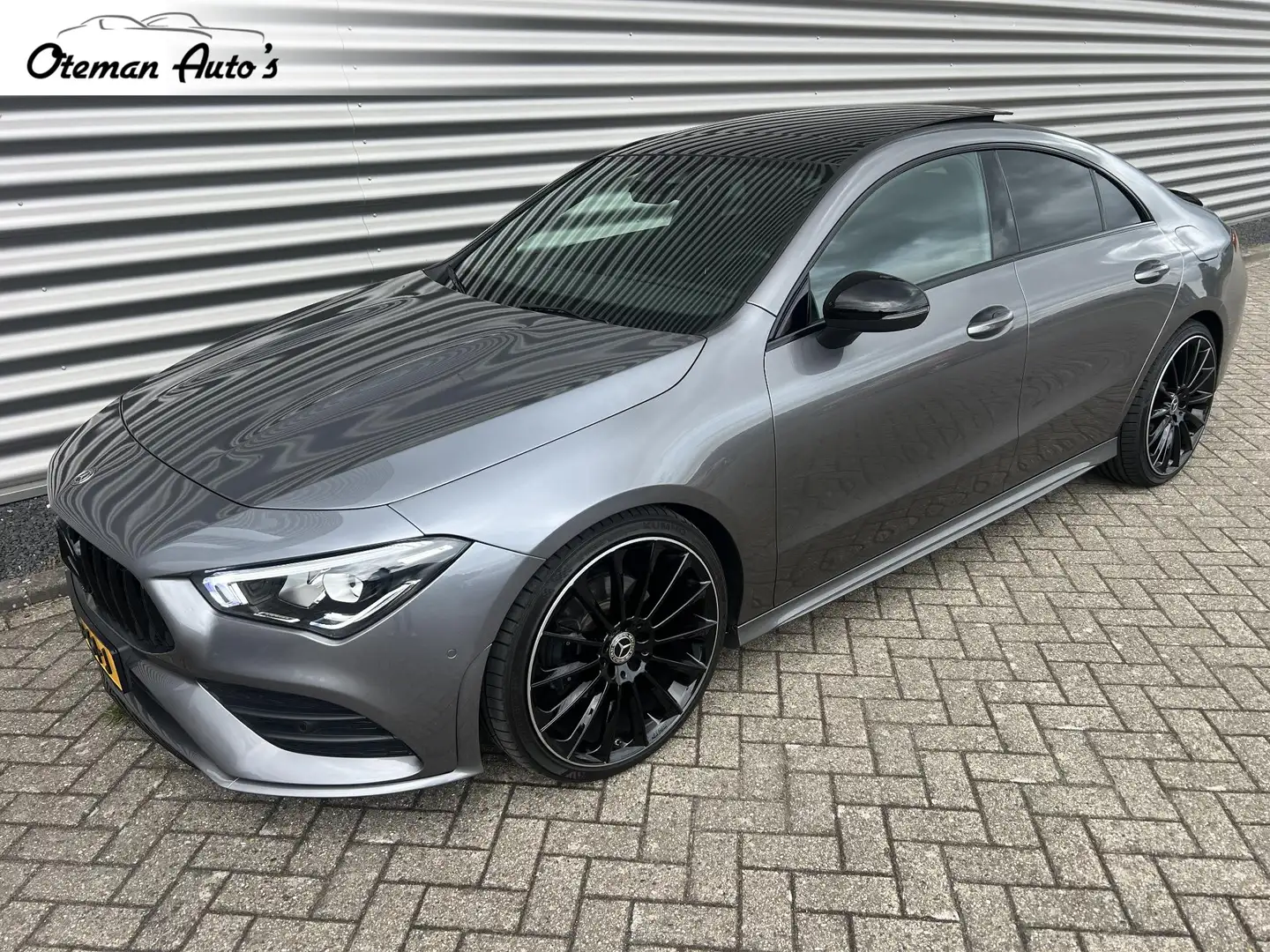 Mercedes-Benz CLA 180 AMG Panorama Widescreen 20 inch Mercedes-Benz CLA- Gris - 1
