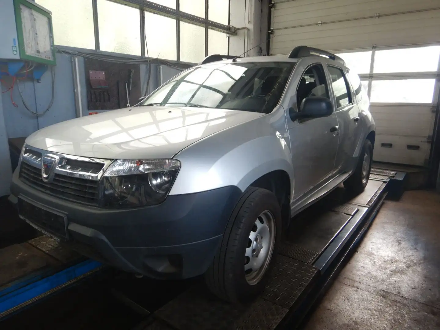 Dacia Duster I Ambiance 4x4 Gris - 1