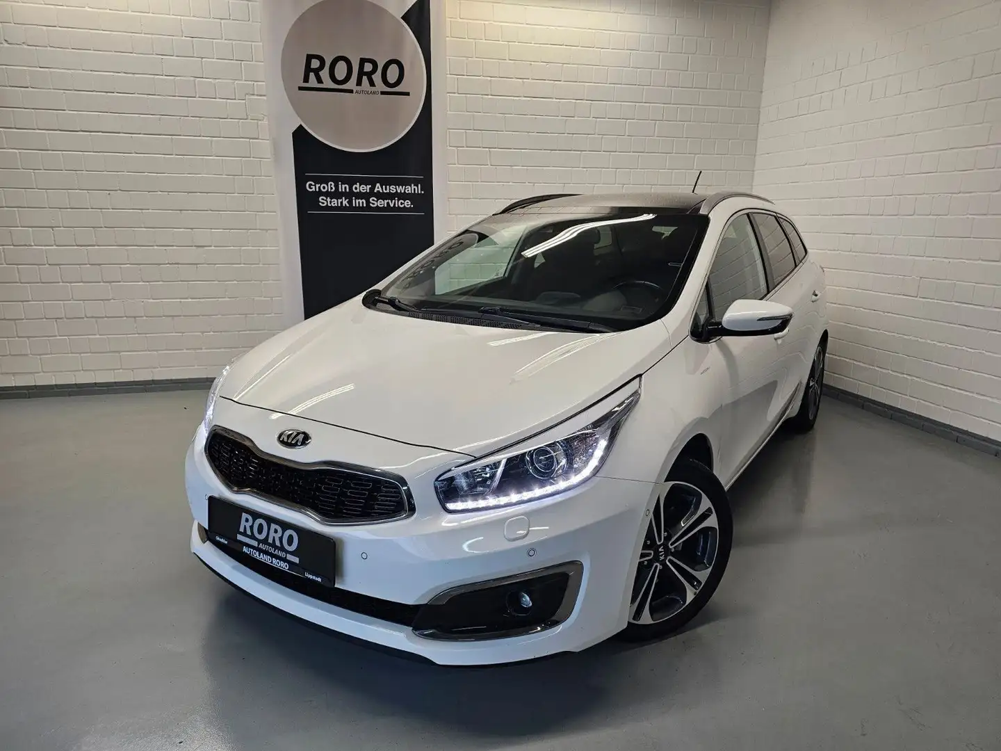 Kia Ceed SW / cee'd SW 1.6 CRDi Spirit + AHK/RFK/Pano Blanco - 1