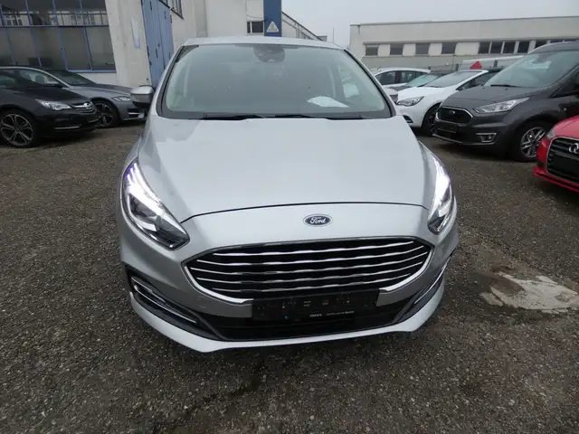 Ford S-Max view 2