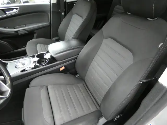 Ford S-Max view 13