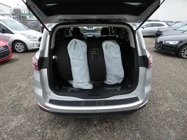 Ford S-Max view 7