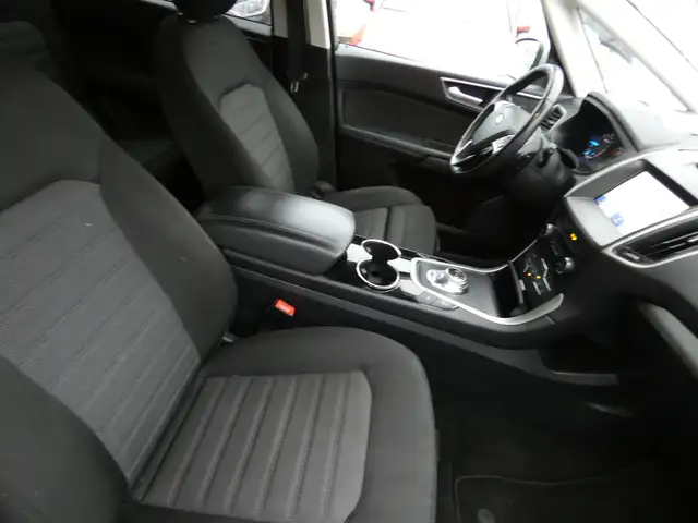 Ford S-Max view 12