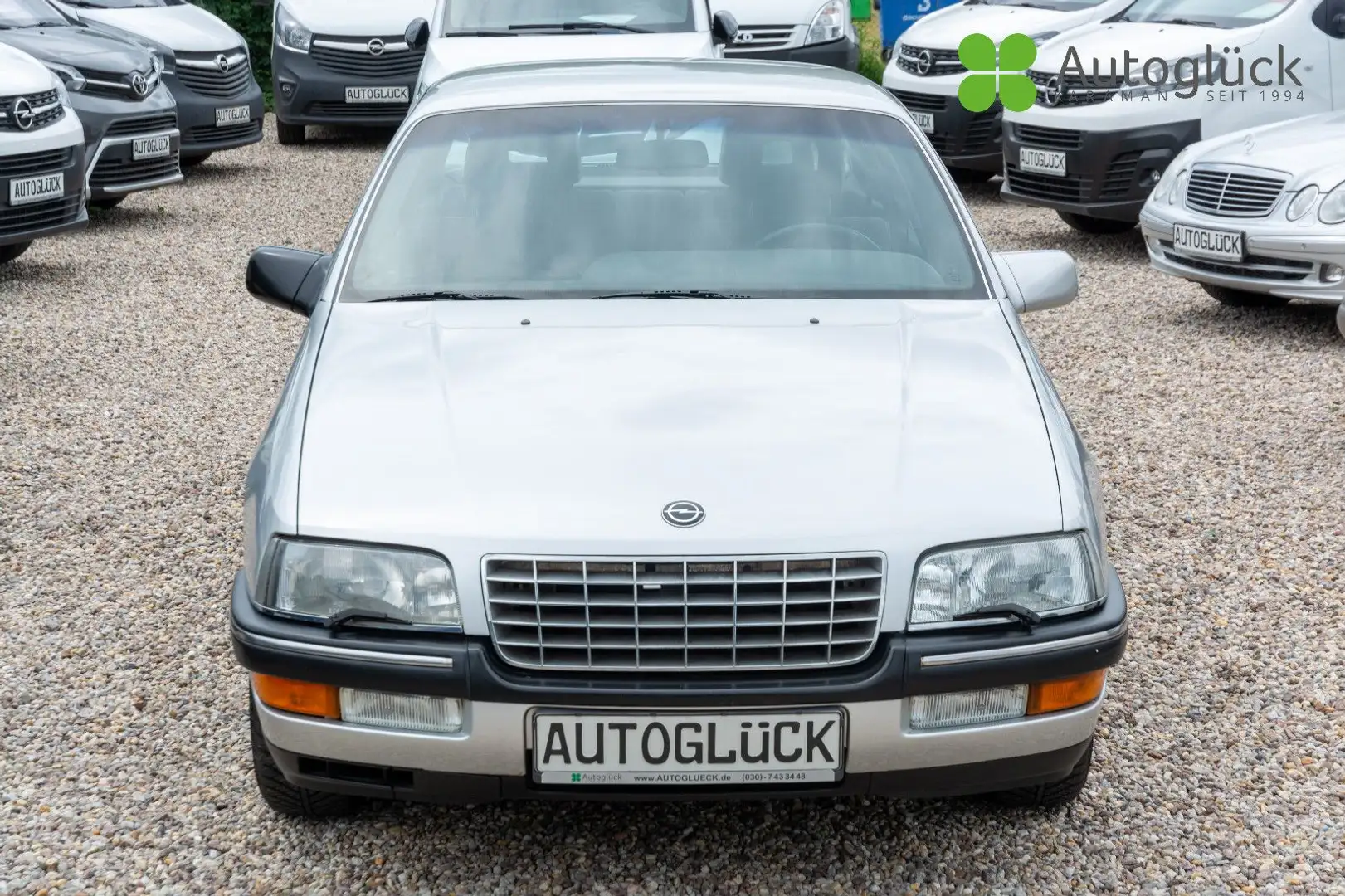 Opel Senator B 3,0i - CD *AC*SERVO* Argent - 2