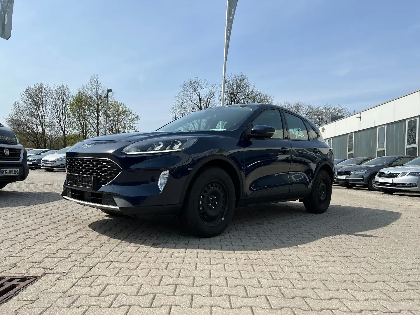Ford Kuga 2.0 EcoBlue 4x4 Cool & Connect Navi PDC SHZ Blau - 1
