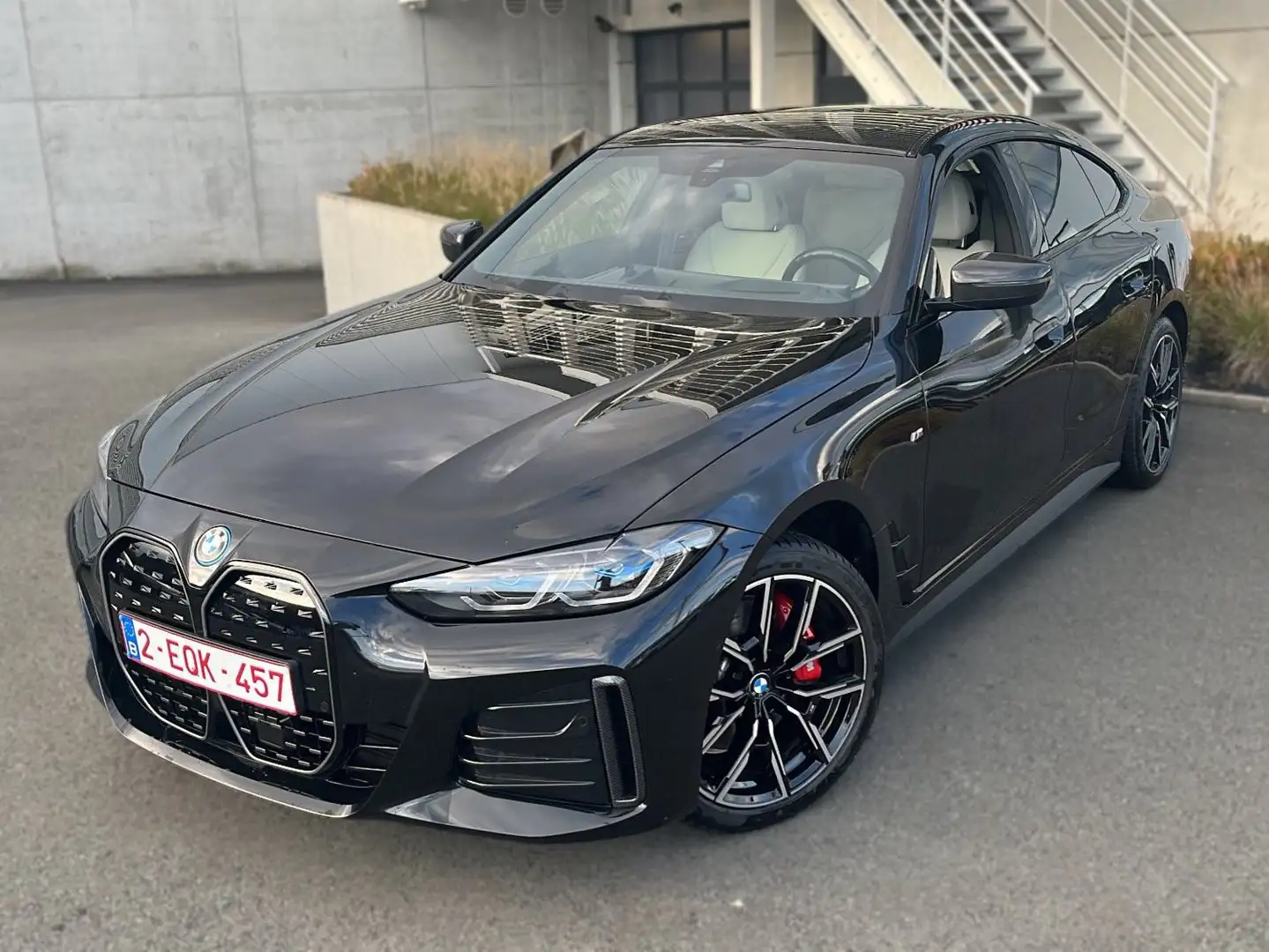 BMW i4 Gran Coupe KIT M SPORT / Carbon Exterieur / HK Zwart - 1