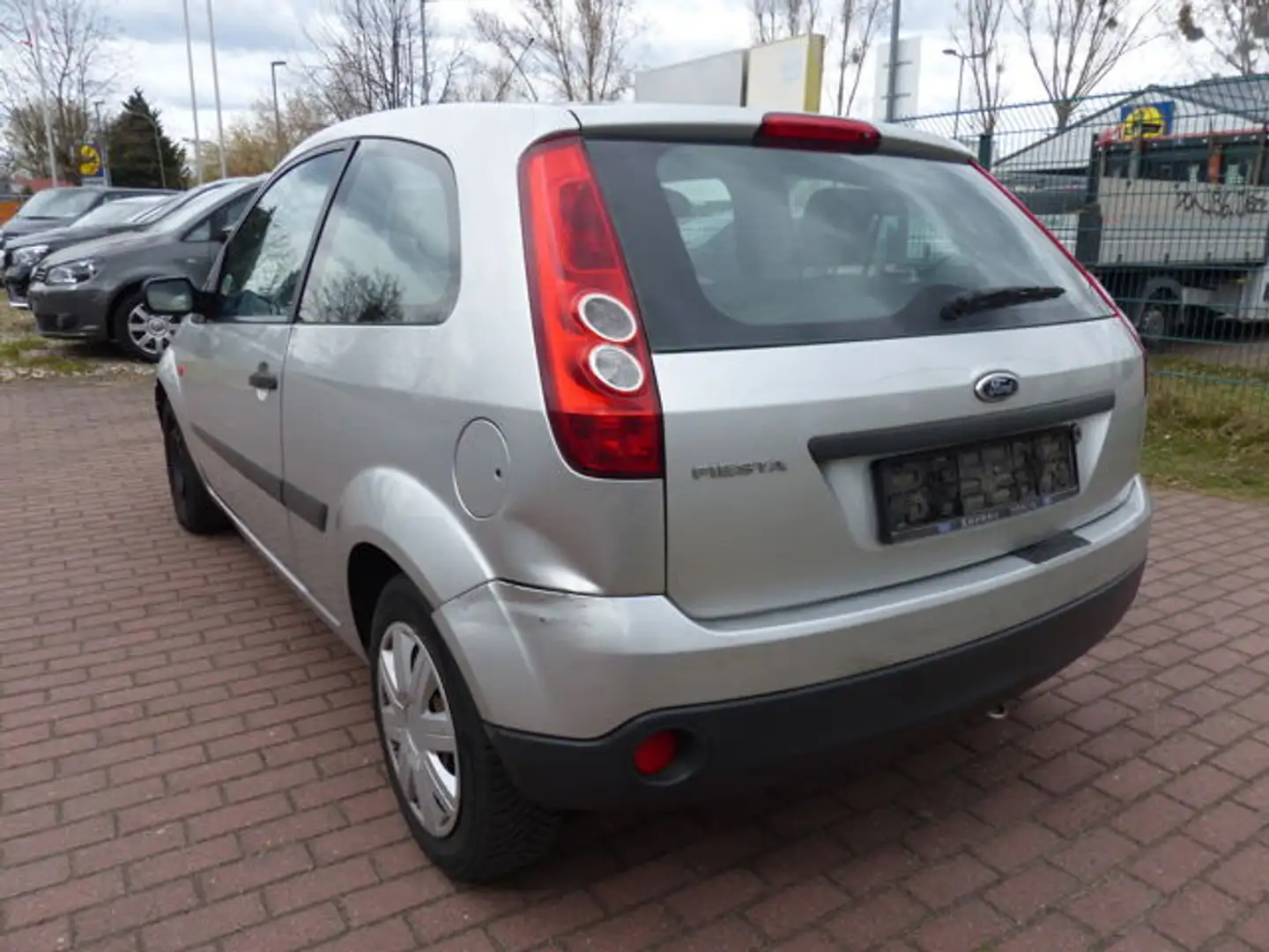 Ford Fiesta 1.3 Klima Silber - 2