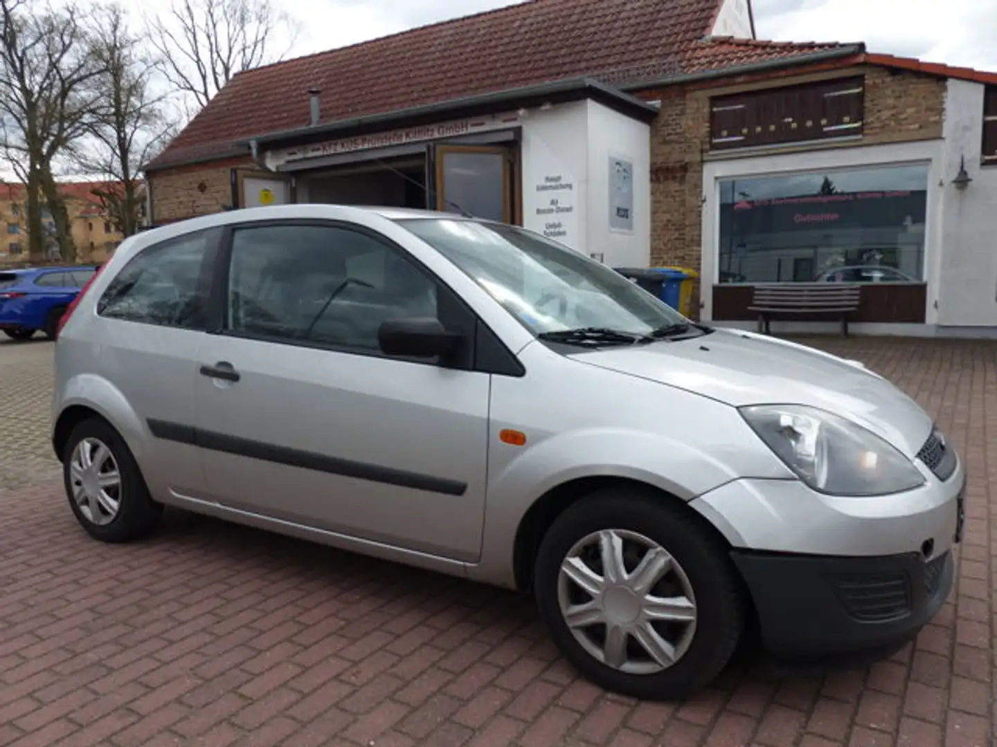 Ford Fiesta 1.3 Klima Silber - 1
