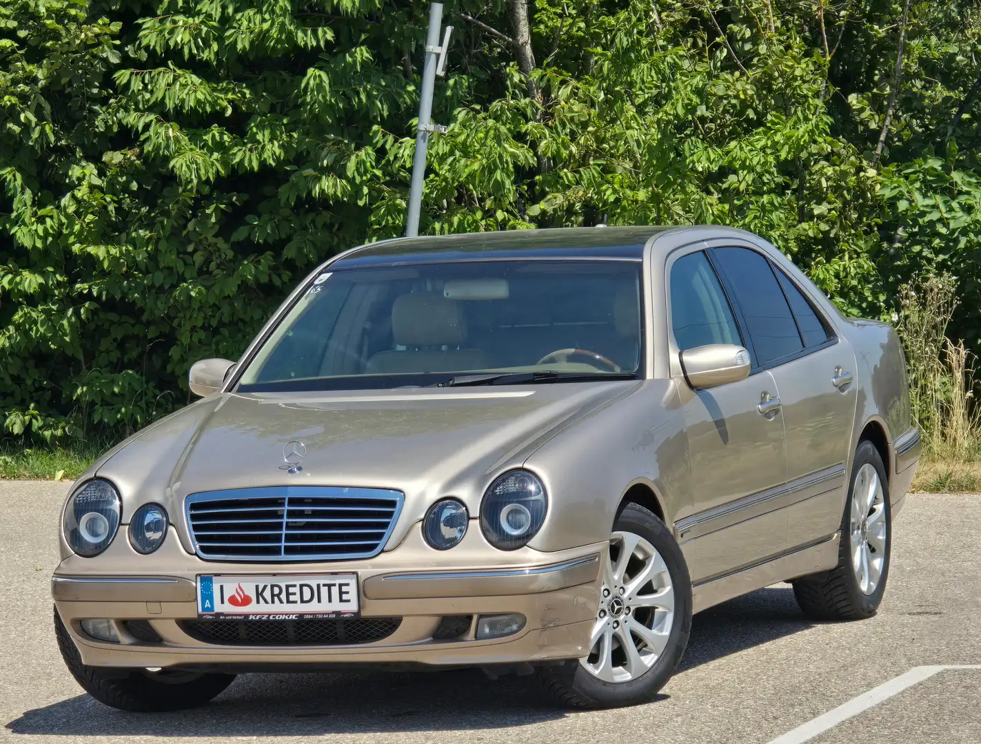 Mercedes-Benz E 320 Avantgarde 4MATIC Top* Kredit* Automatik* Tempomat Beżowy - 1