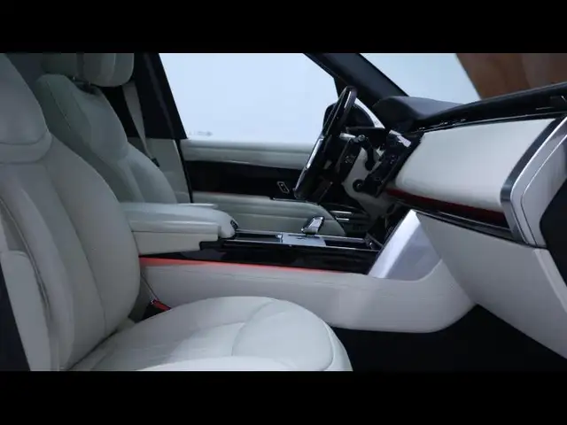 Land Rover Range Rover view 11