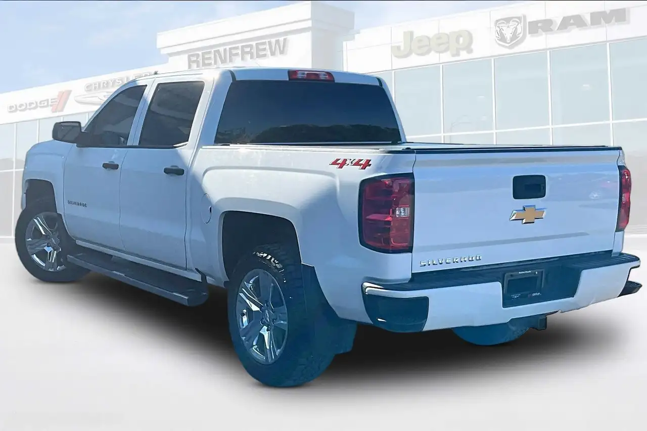 Chevrolet Silverado 1500 снимка Chevrolet Silverado 1500