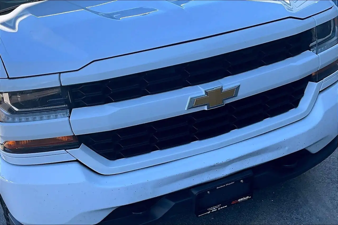 Chevrolet Silverado 1500 снимка Chevrolet Silverado 1500