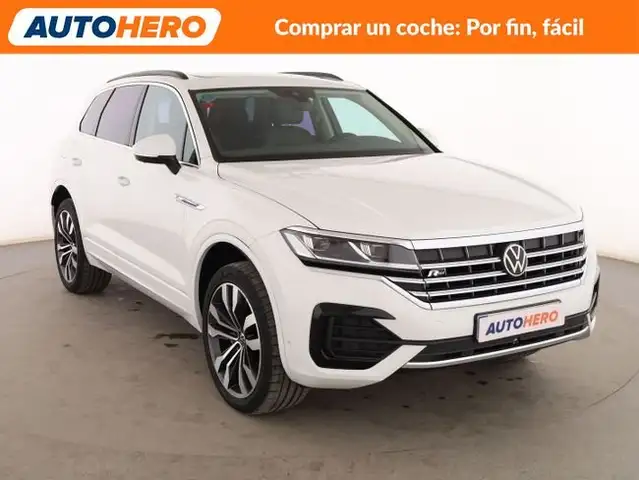 Volkswagen Touareg view 8
