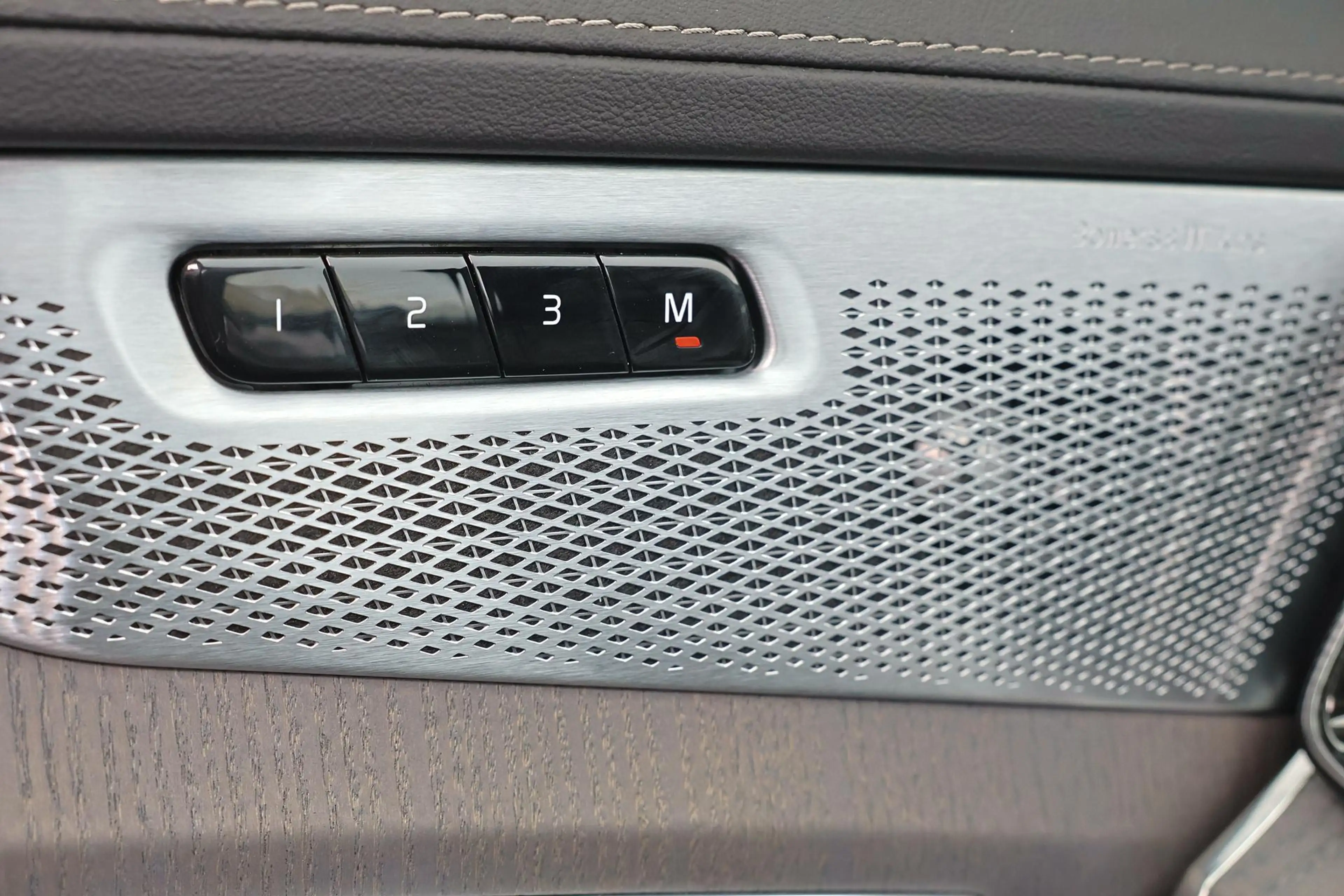 Volvo XC90 T8 Recharge AWD Ultra Dark - Luchtvering - Panoram — photo 12