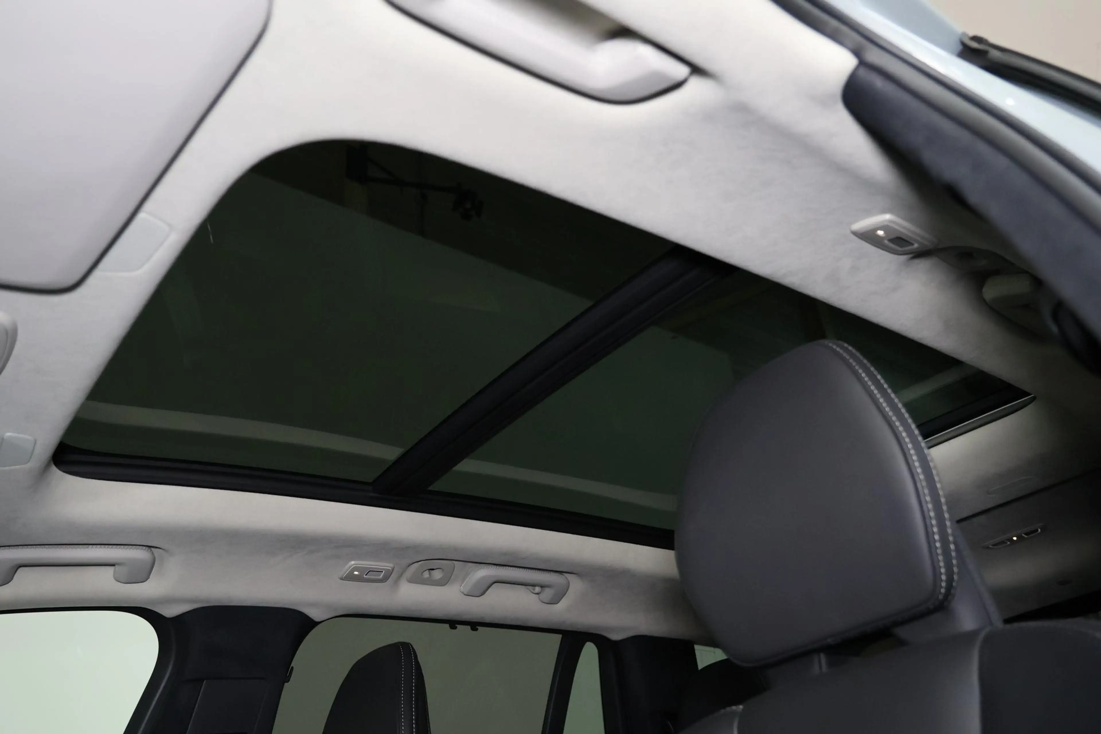 Volvo XC90 T8 Recharge AWD Ultra Dark - Luchtvering - Panoram — photo 6