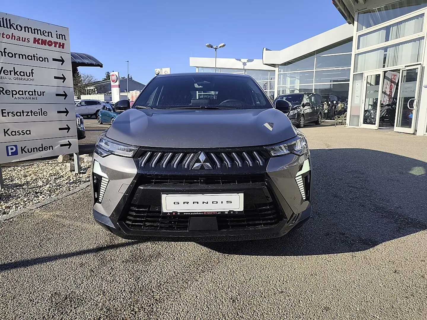 Mitsubishi Grandis 1,8 HEV Intense Aut. Grau - 2