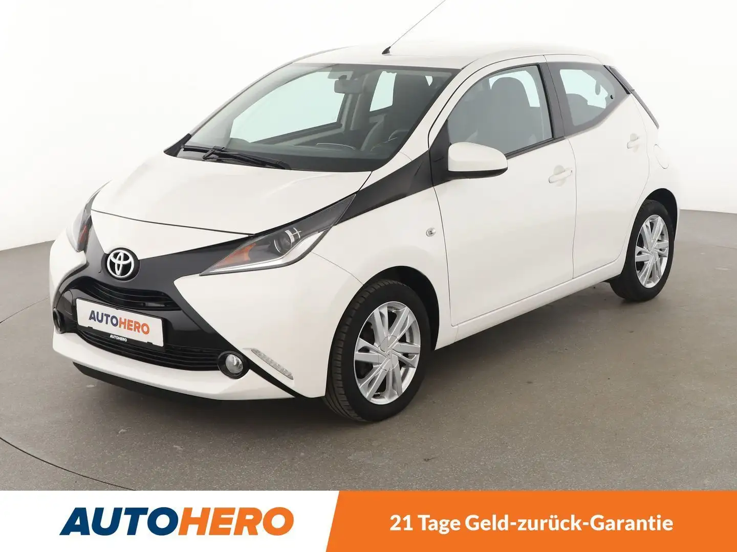 Toyota Aygo 1.0 X-Play Touch*CAM*KLIMA*GARANTIE* Weiß - 1