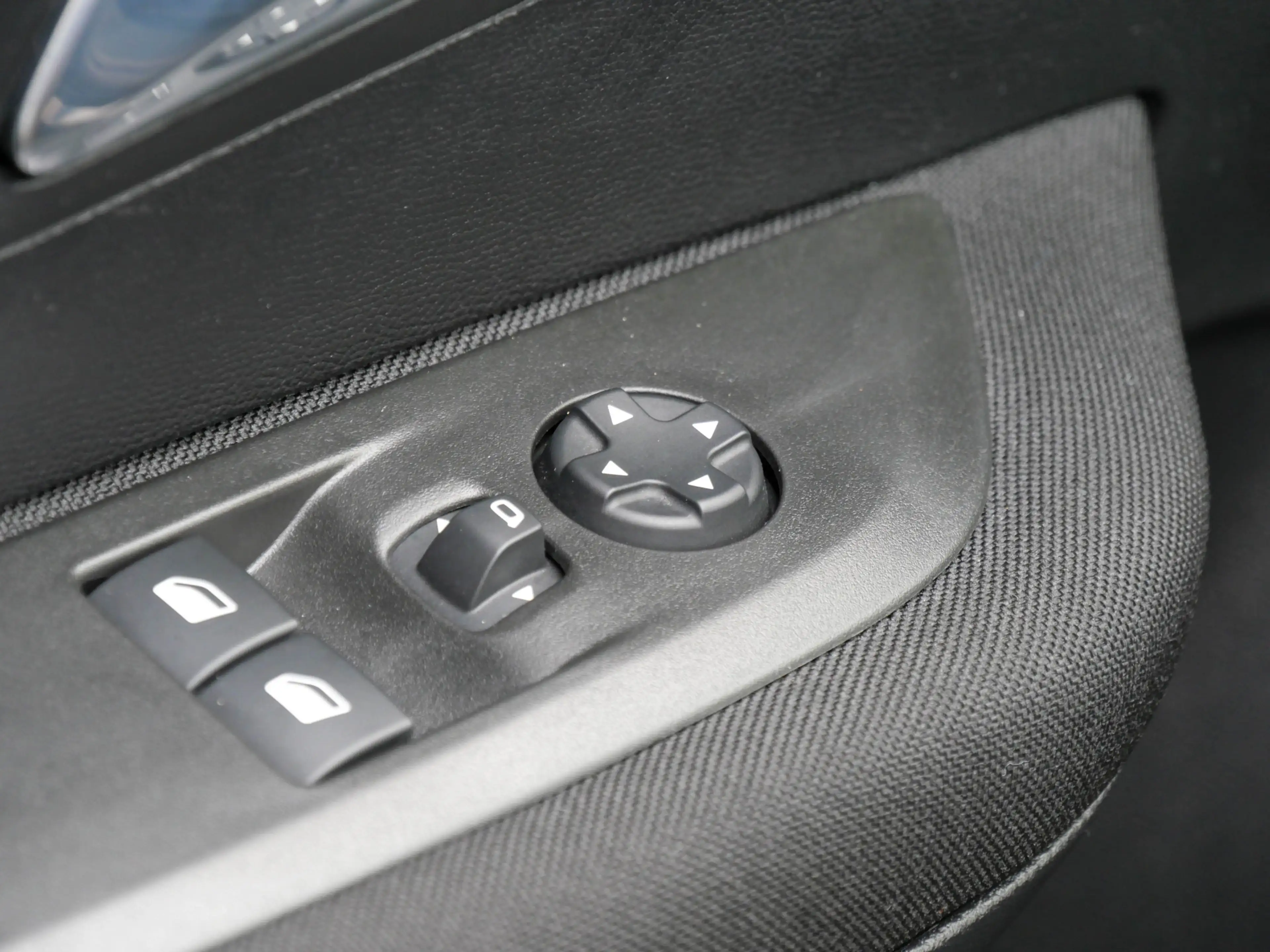 Peugeot e-208 EV Active 50 kWh | APPLE CARPLAY / ANDORID AUTO | — photo 14
