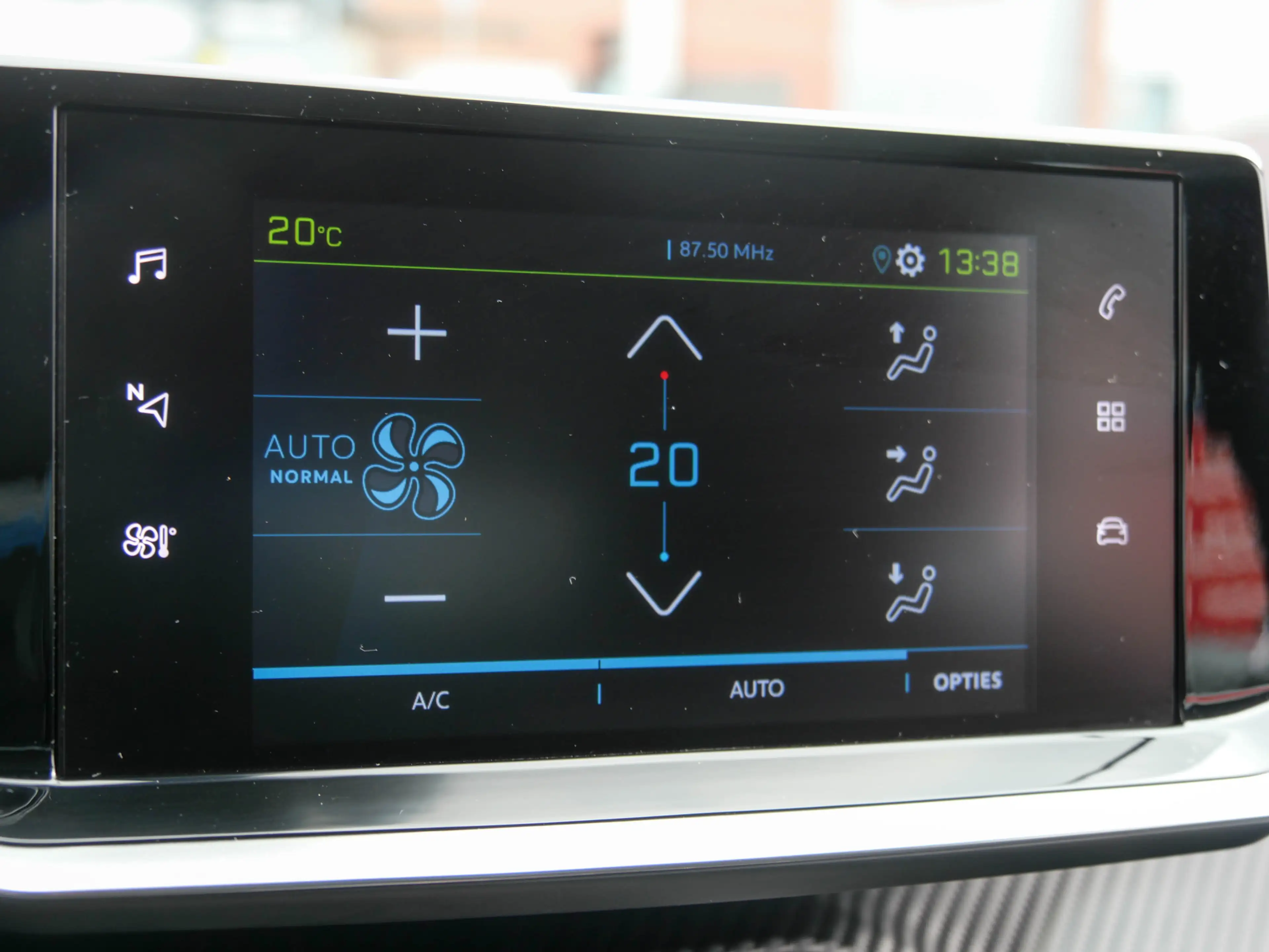 Peugeot e-208 EV Active 50 kWh | APPLE CARPLAY / ANDORID AUTO | — photo 8