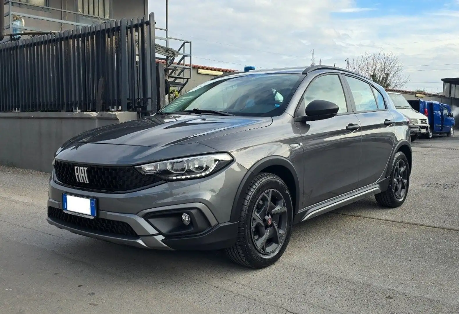 Fiat Tipo 1.3 Mjt S&S 5 porte City Cross Gris - 1