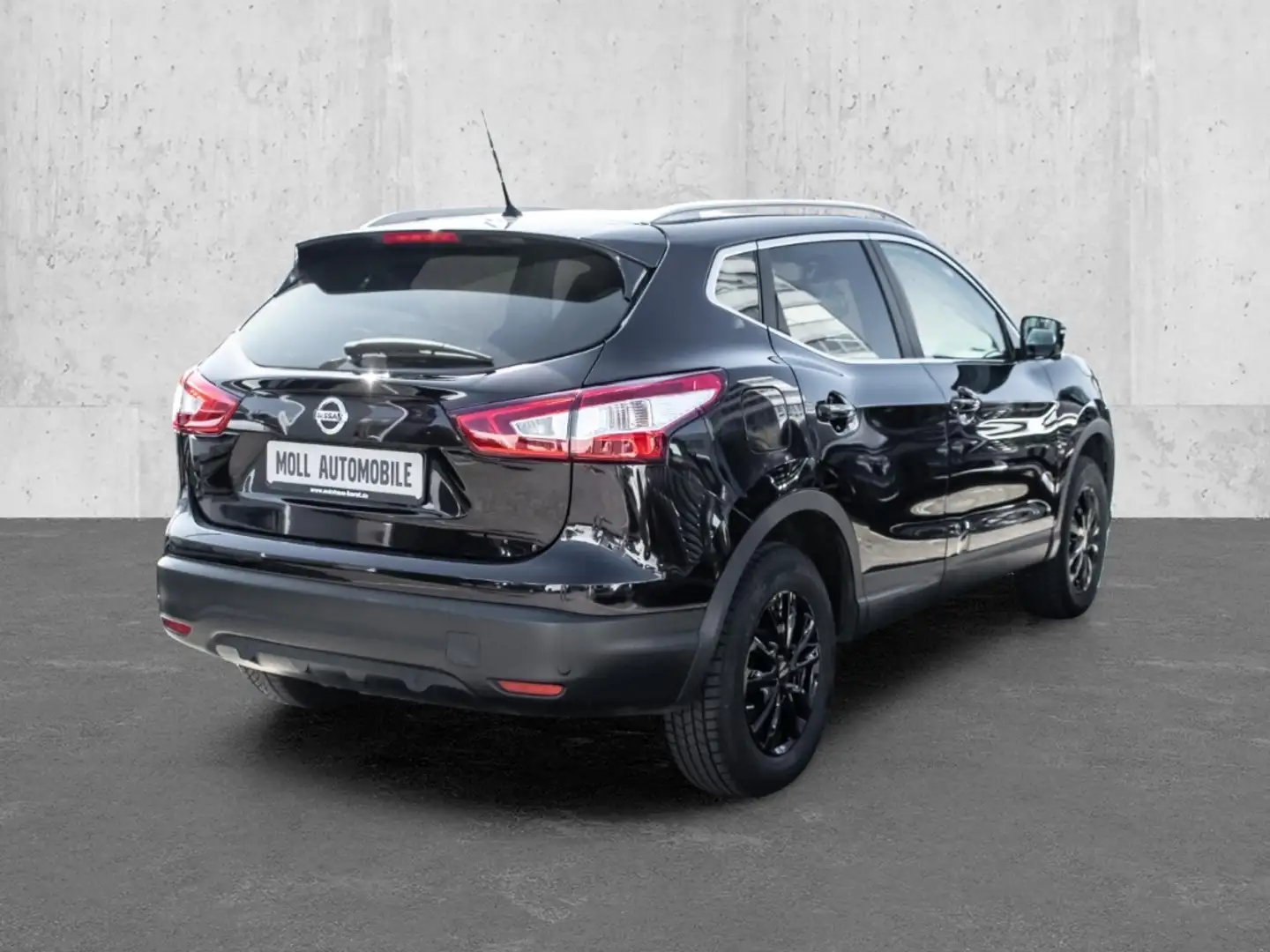 Nissan Qashqai Tekna 1.6 DIG-T Panorama Navi 360 Kamera LED WKR D Zwart - 2