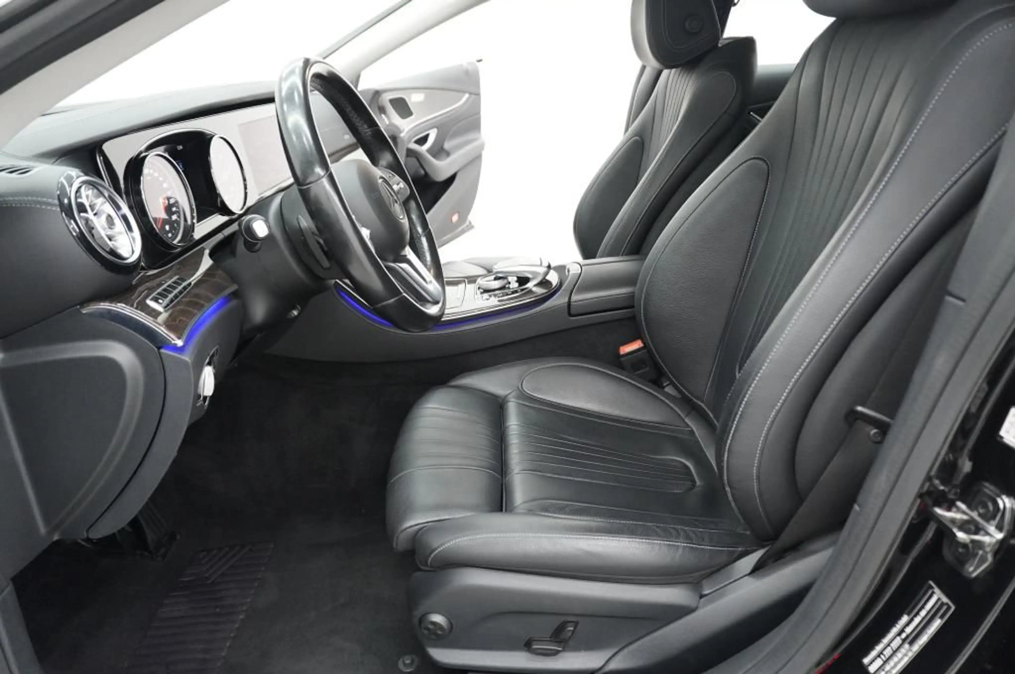 Mercedes-Benz CLS 350 d 4Matic 9G-Tronic Navi/Leder/LED/Kamera — photo 8