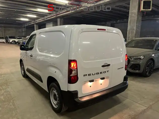 Peugeot Partner view 3