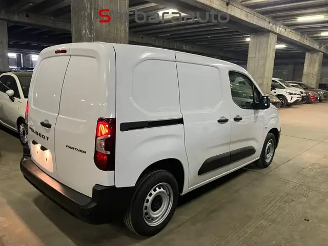 Peugeot Partner view 5
