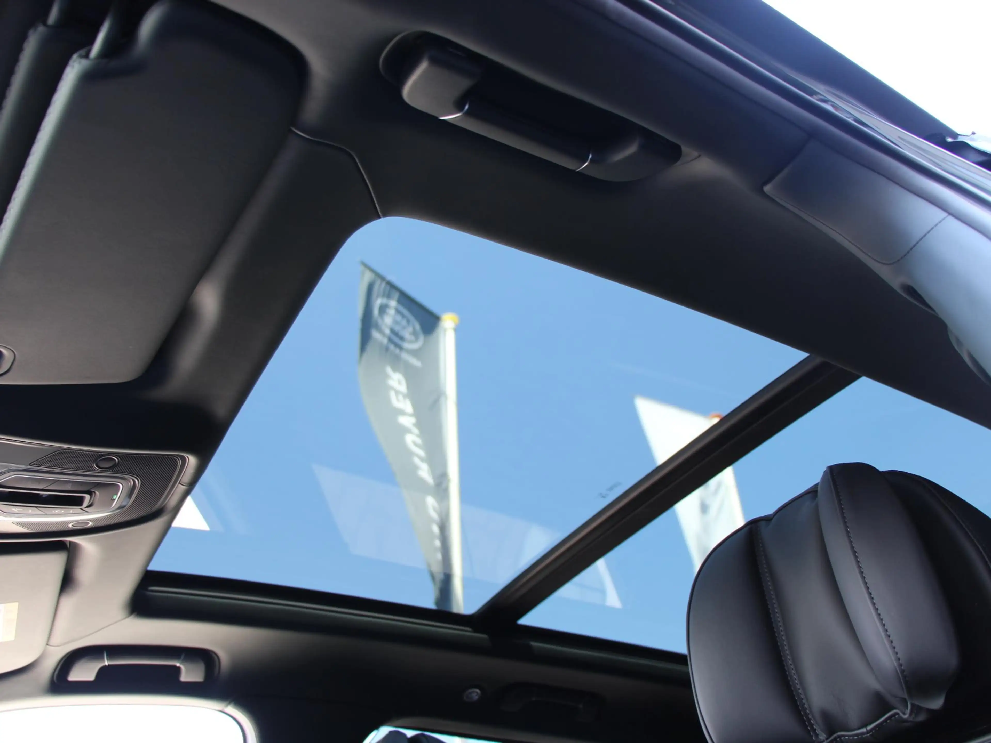 Bentley Bentayga 3.0 V6 Hybrid S | Naim | Massage | Comfort Spec | — photo 41