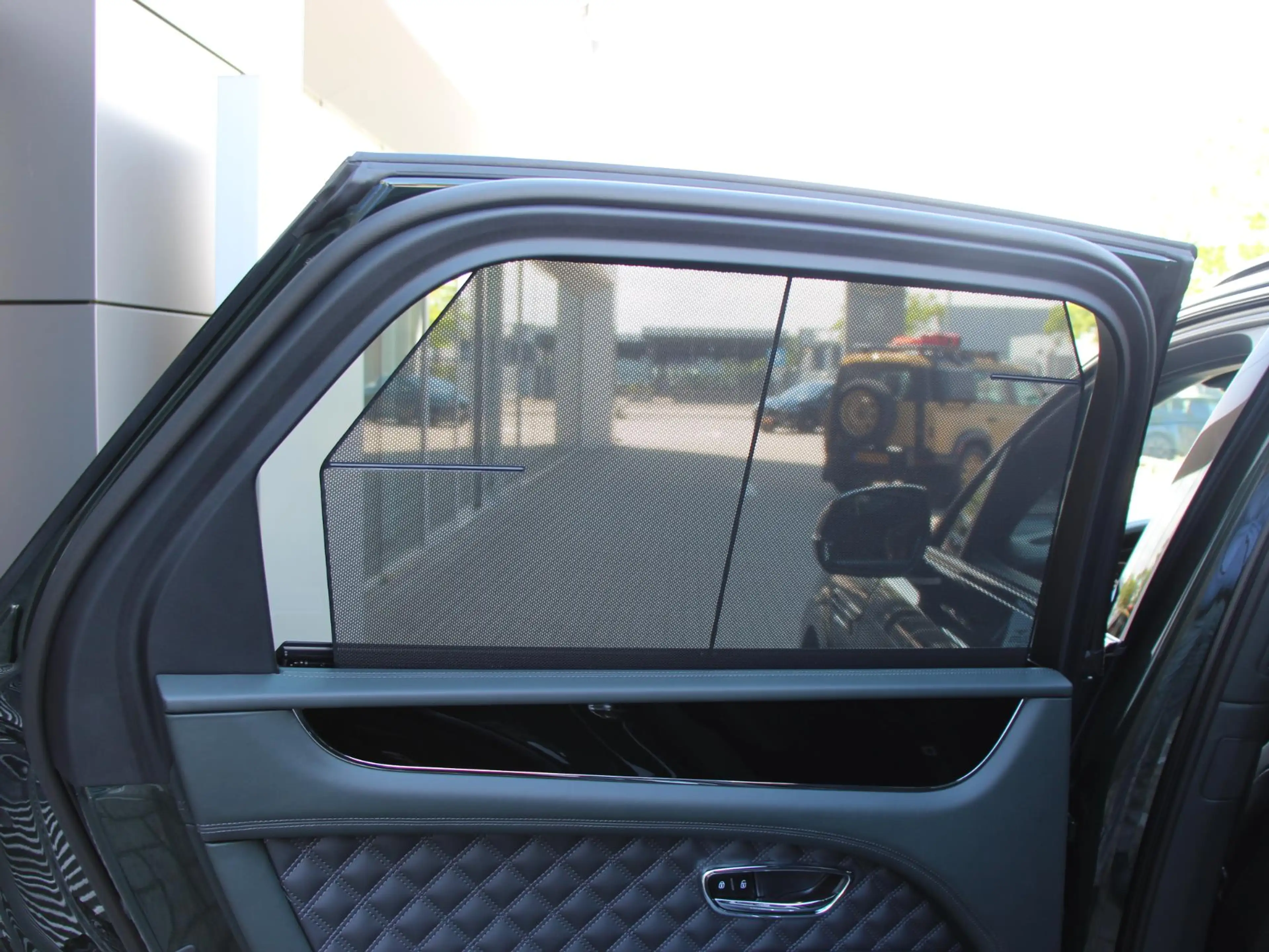 Bentley Bentayga 3.0 V6 Hybrid S | Naim | Massage | Comfort Spec | — photo 43