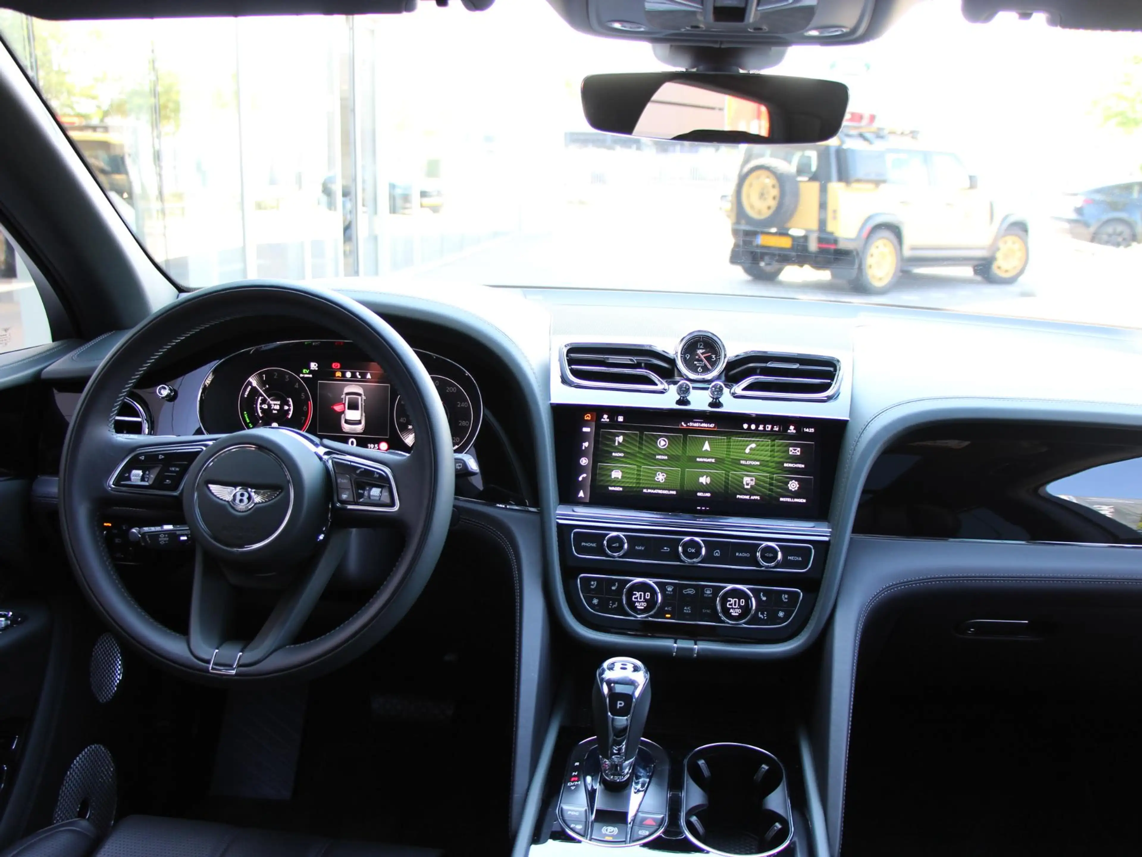 Bentley Bentayga 3.0 V6 Hybrid S | Naim | Massage | Comfort Spec | — photo 35